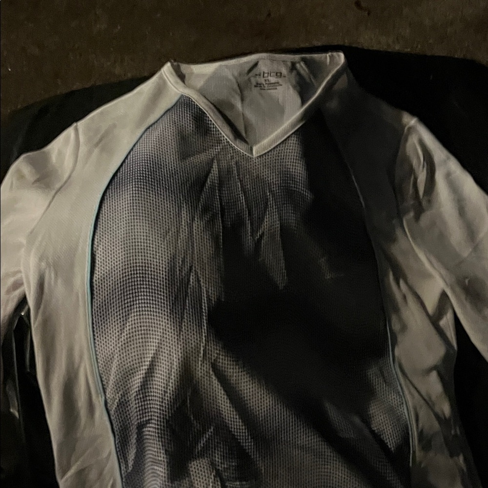 2XU White and Blue Long Sleeve Top